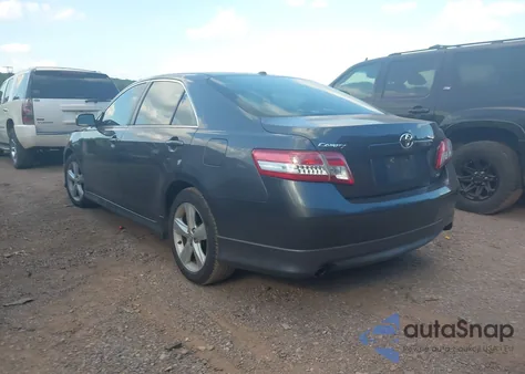 2011 Toyota Camry Se z USA, uszkodzony, nr VIN 4T1BF3EK3BU676632